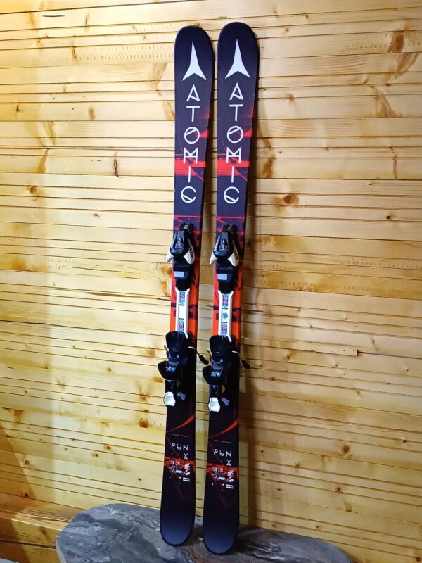 LYŽE ATOMIC PUNX BLACK 150CM